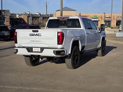 New 2026 GMC Sierra 2500 Denali Ultimate image 4