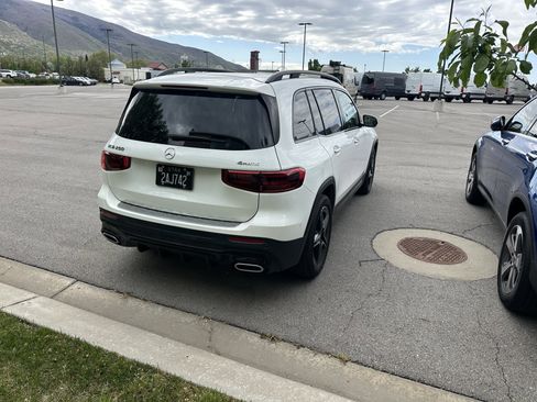Used 2024 Mercedes-Benz GLB 250 4MATIC image 5