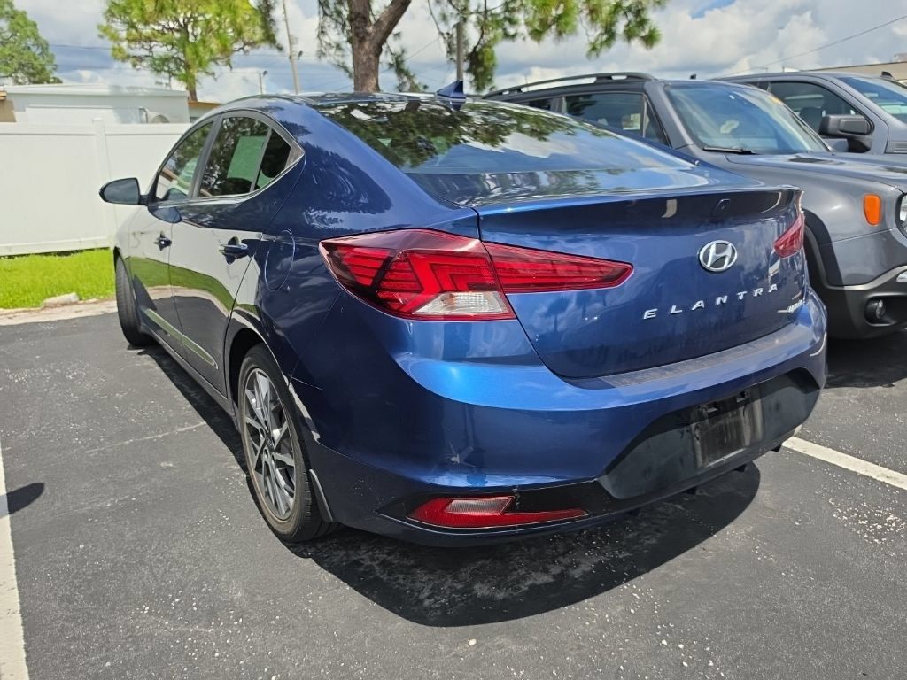 Used 2020 Hyundai Elantra Limited FWD image 13