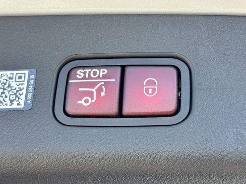 New 2025 Mercedes-Benz GLC 350e 4MATIC image 14