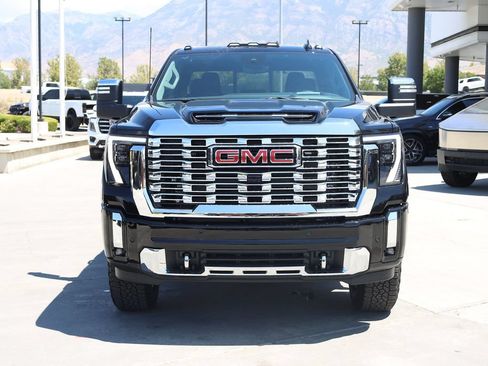 New 2026 GMC Sierra 3500 Denali w/ Denali Reserve Package AWD/4WD image 9