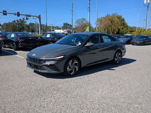 New 2026 Hyundai Elantra Limited FWD image 2