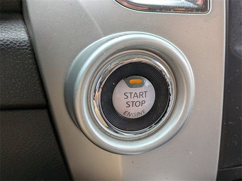 Used 2021 Nissan Titan SV w/ SV Convenience Package image 28