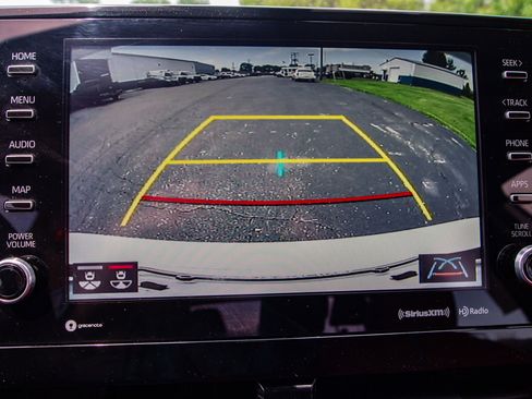 Used 2021 Toyota Camry XSE FWD image 11