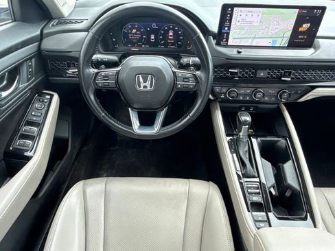 Used 2023 Honda Accord Touring image 8