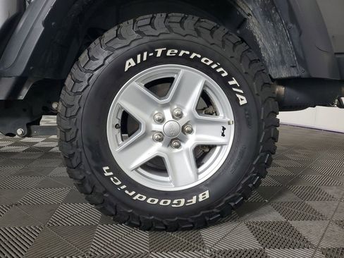 Used 2020 Jeep Gladiator Sport w/ Quick Order Package 24S image 31