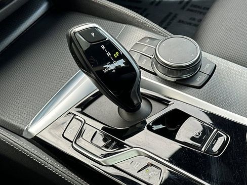 Used 2023 BMW 530e w/ M Sport Package image 23