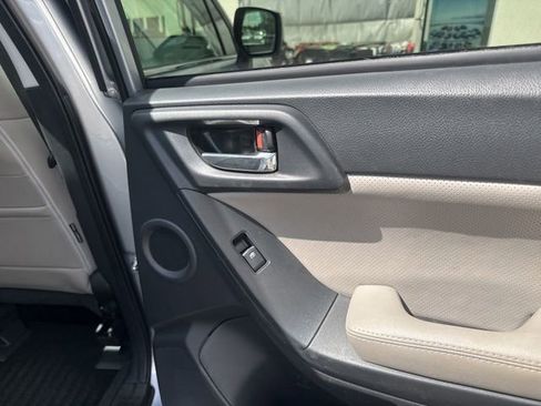 Used 2017 Subaru Forester 2.5i Limited AWD/4WD image 28