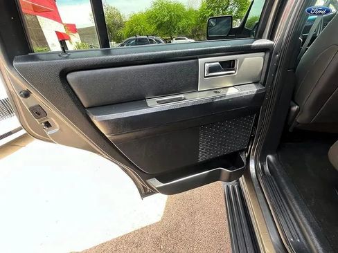 Used 2017 Ford Expedition XLT AWD/4WD image 12