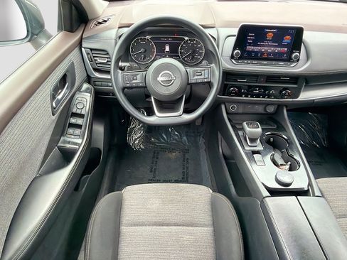 Used 2023 Nissan Rogue SV image 16
