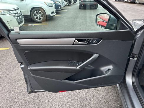 Used 2015 Volkswagen Passat 1.8T Limited Edition image 12