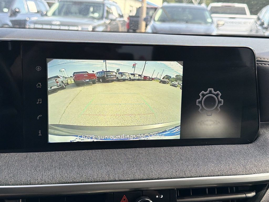 Used 2025 Nissan Kicks SV FWD image 5