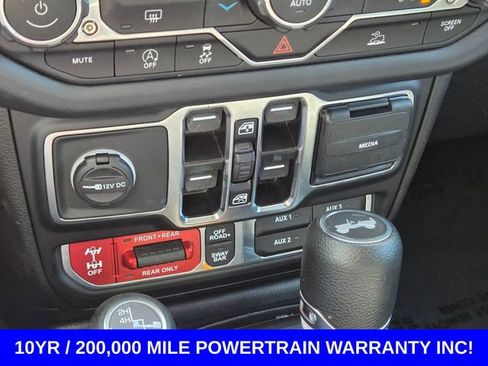 Used 2025 Jeep Wrangler Unlimited Rubicon AWD/4WD image 25