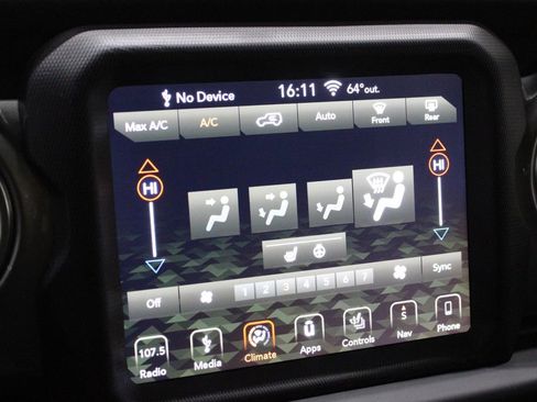 Used 2019 Jeep Wrangler Unlimited Sahara image 24