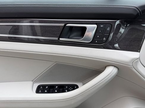 Certified 2023 Porsche Panamera Turbo S image 17