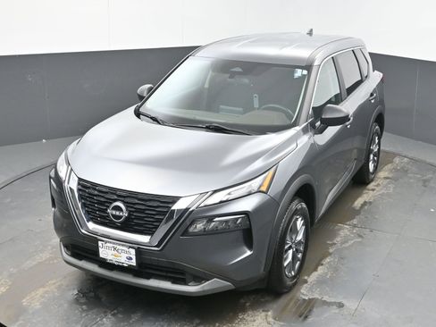 Used 2023 Nissan Rogue S image 34