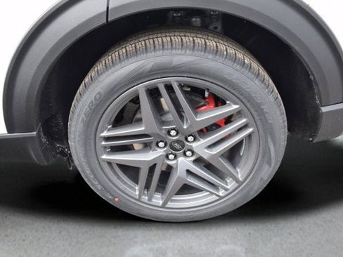 New 2026 Ford Explorer ST-Line w/ ST-Line Street Pack image 4
