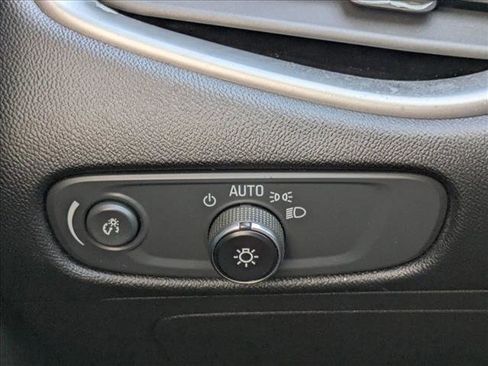 Used 2019 Chevrolet Malibu LS image 18