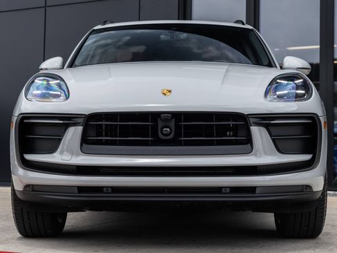 New 2026 Porsche Macan AWD/4WD image 8
