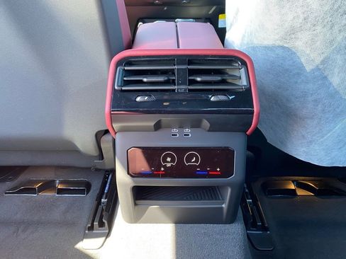 New 2026 BMW 530i xDrive AWD/4WD image 8