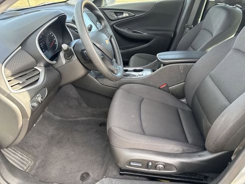 Used 2024 Chevrolet Malibu LT image 17