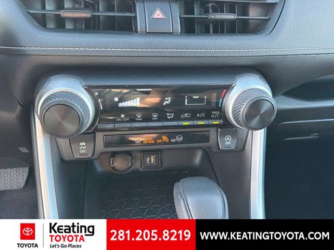 Used 2025 Toyota RAV4 LE AWD/4WD image 19