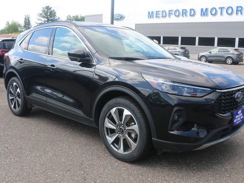 Certified 2024 Ford Escape Platinum AWD/4WD image 2