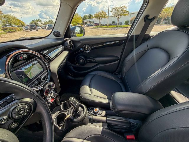 Used 2021 MINI Cooper 4-Door Hardtop w/ 6.5" Touchscreen Package FWD image 15