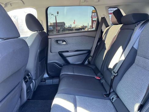 Used 2021 Nissan Rogue SV image 13