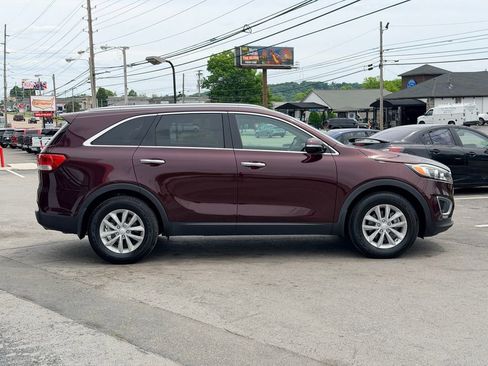 Used 2018 Kia Sorento FWD image 7
