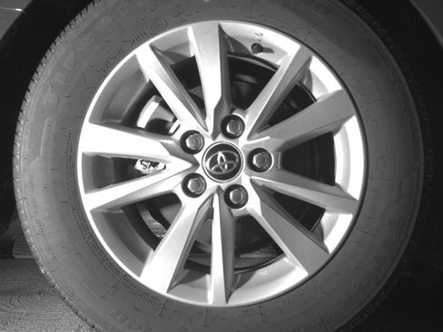 Used 2025 Toyota Camry LE image 15