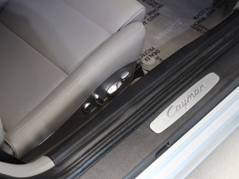 Used 2015 Porsche Cayman image 36