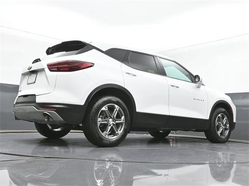 Used 2023 Chevrolet Blazer LT image 42