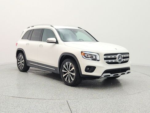 Used 2022 Mercedes-Benz GLB 250 image 3