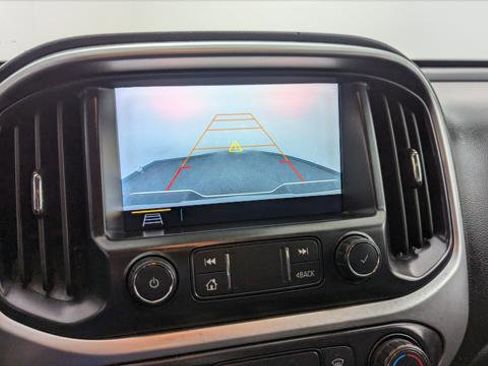 Used 2020 Chevrolet Colorado LT w/ Safety Package image 18