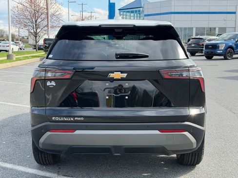 New 2026 Chevrolet Equinox LT w/ Convenience Package II AWD/4WD image 12