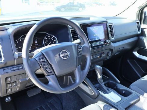 Used 2024 Nissan Frontier SV w/ Technology Package image 6