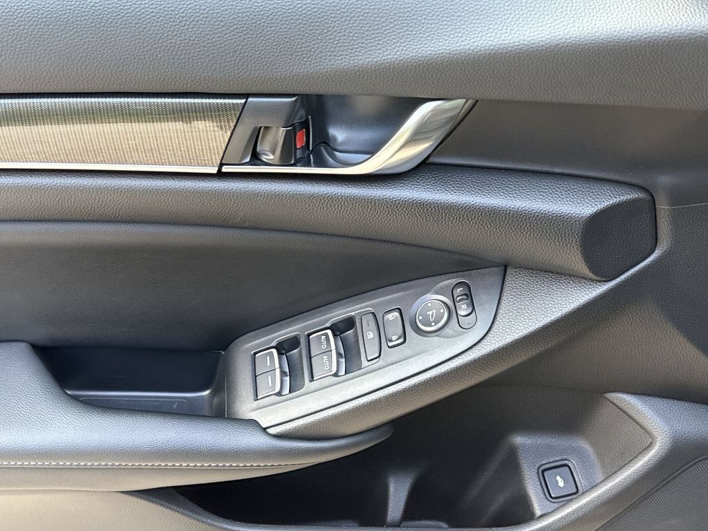 Used 2022 Honda Accord Sport image 15