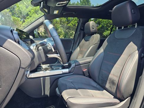 Used 2023 Mercedes-Benz GLB 250 image 14