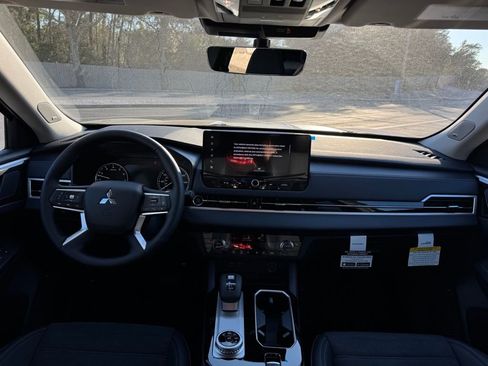 New 2026 Mitsubishi Outlander AWD image 27