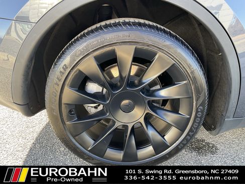 Used 2023 Tesla Model Y Long Range image 31