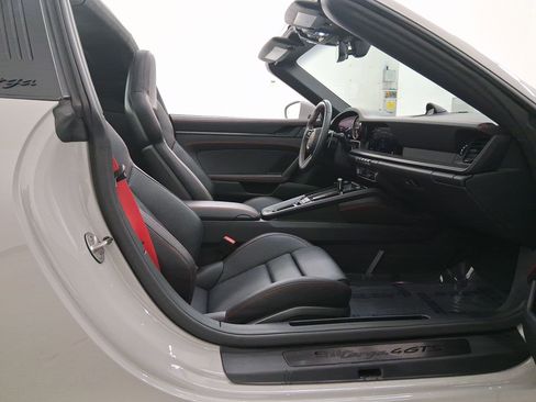 Used 2022 Porsche 911 Targa 4 GTS image 32