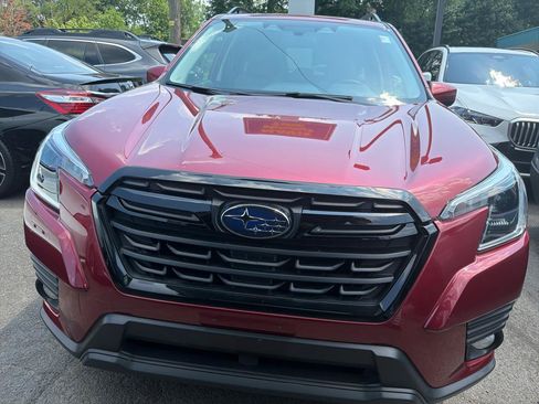 Used 2022 Subaru Forester Premium AWD/4WD image 2