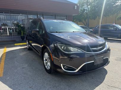 Used 2017 Chrysler Pacifica Touring-L Plus w/ Advanced Safetytec Group