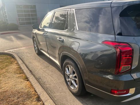 Used 2021 Hyundai Palisade SE FWD image 2