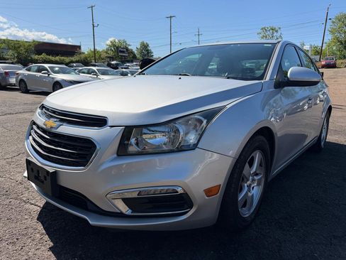 Used 2015 Chevrolet Cruze LT FWD image 1