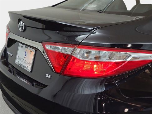 Used 2015 Toyota Camry SE image 33