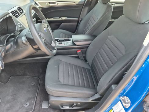 Used 2020 Ford Fusion SE FWD image 16