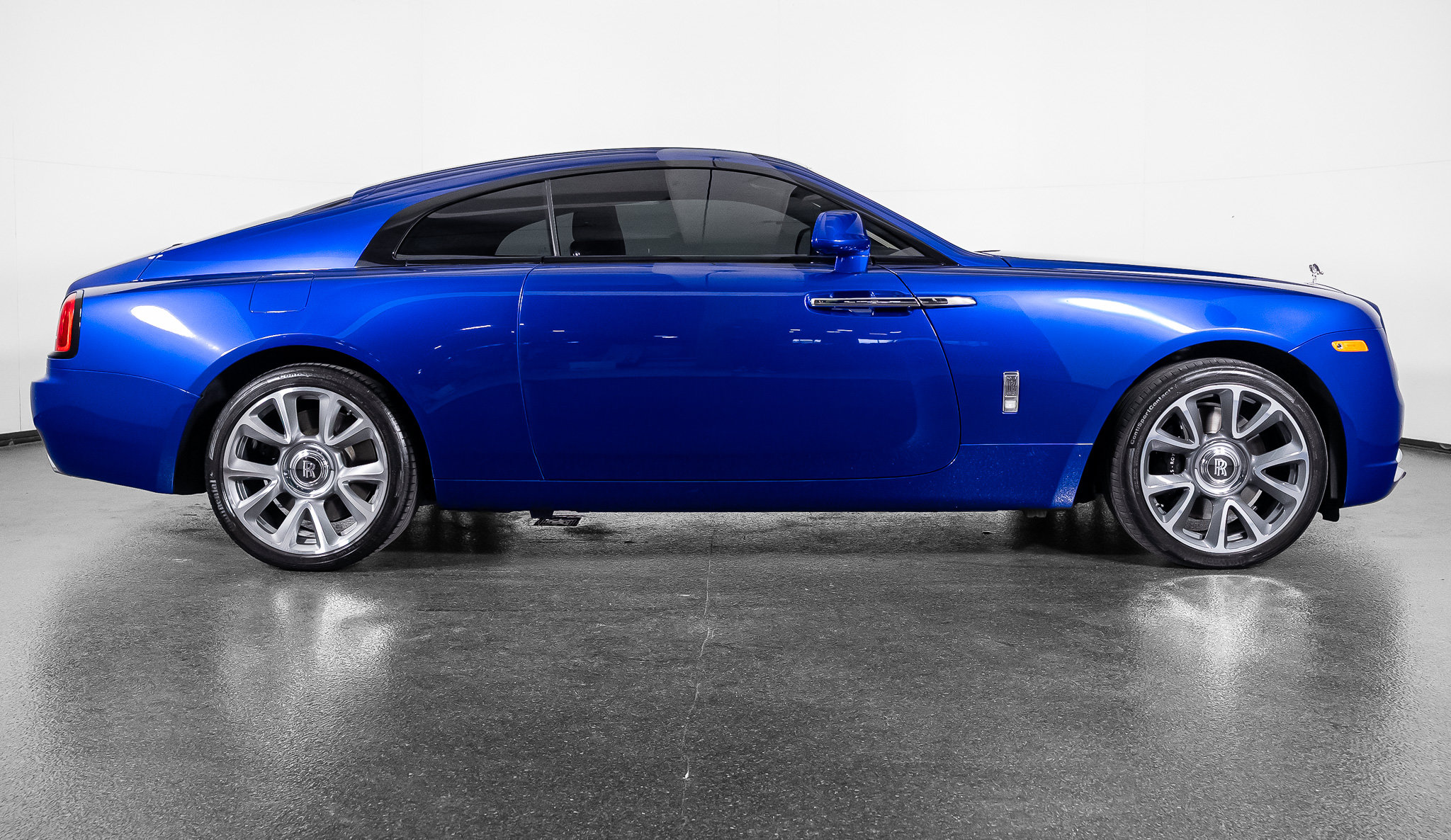 Used 2020 Rolls-Royce Wraith RWD image 32