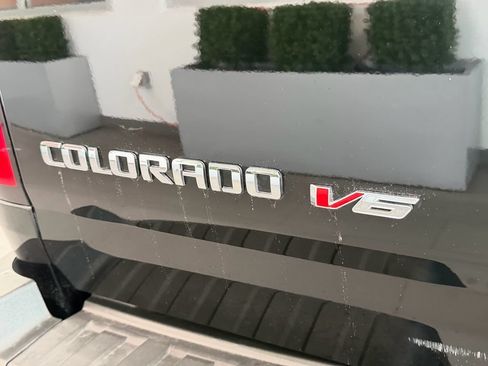 Used 2018 Chevrolet Colorado Z71 RWD image 14